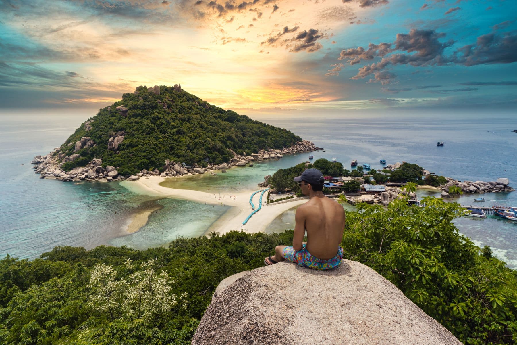 The sandbar connecting Koh Nang Yuan seen from above